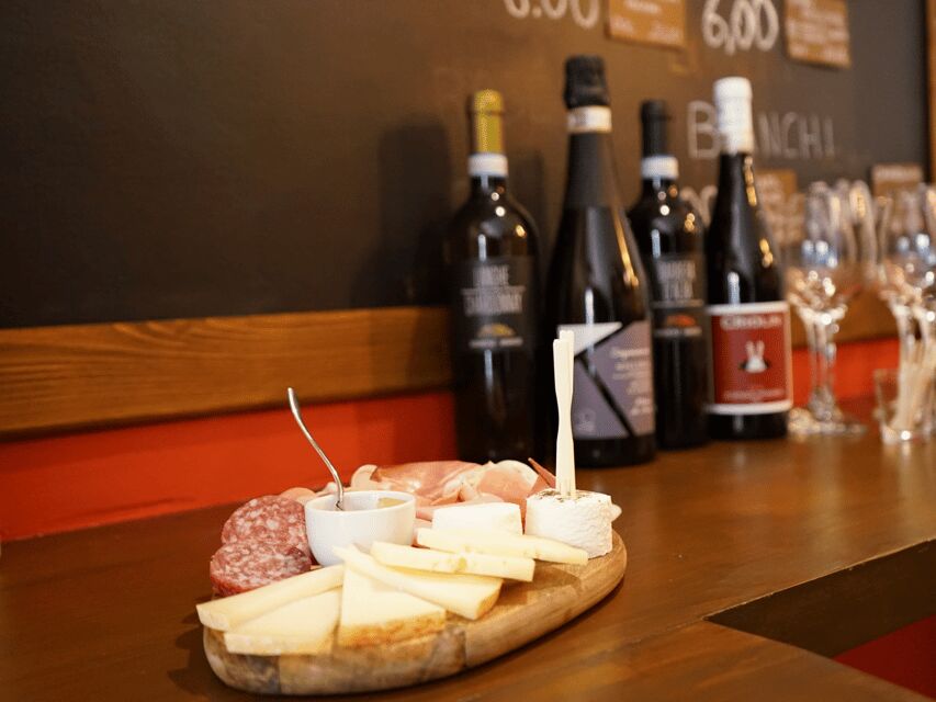 Easy Wine Tasting in Turin City Center - The printed guidebook: why self-paced wine learning works here