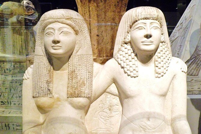 Egyptian Museum of Turin Private Tour with Expert Guide & Skip-the-line Tickets - Entering the museum: a fast route to the right rooms