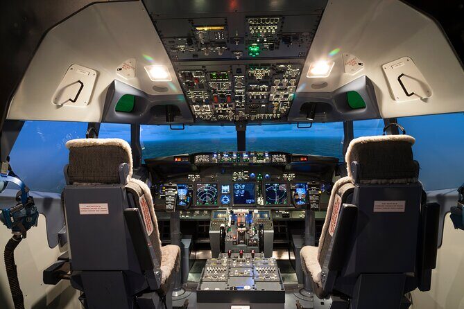 Flight Simulator HI SPEED for 30 Mins - The 220° Projection System and Landing Scenarios
