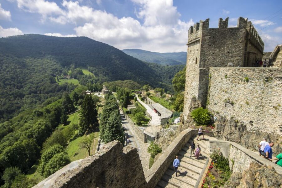 From Turin: Sacra di San Michele Shuttle Bus - The ride itself: private-coach comfort and a smoother schedule