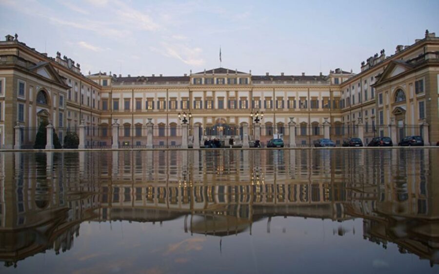La Venaria Reale Entry Ticket and Hop-on Hop-off Bus Tour - Key highlights you’ll feel right away