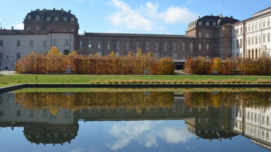 La Venaria Reale Entry Ticket and Hop-on Hop-off Bus Tour - Logistics you should not ignore: meeting point and timing reality