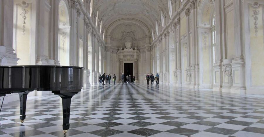 La Venaria Reale Entry Ticket and Hop-on Hop-off Bus Tour - Entering the palace world: Diana Room, Great Gallery, Saint Hubert Chapel