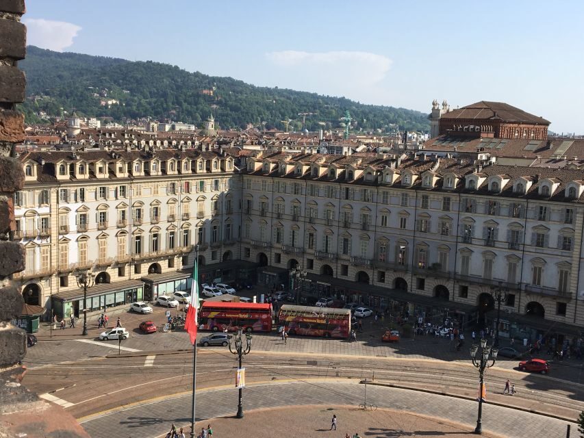 MBun Hamburger Shop and Open Bus Turin - Hop-On Turin bus: three routes that help you avoid the tourist math