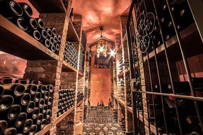 Piedmont Winery Tour: Taste Barolo, Barbaresco & Traditional Food - Getting to Sobrero Vini in Castiglione Falletto (and why timing matters)