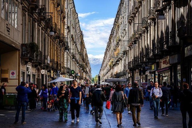 Reggia di Venaria and Stupinigi Hunting Palace - Starting in Turin: the easy pickup rhythm