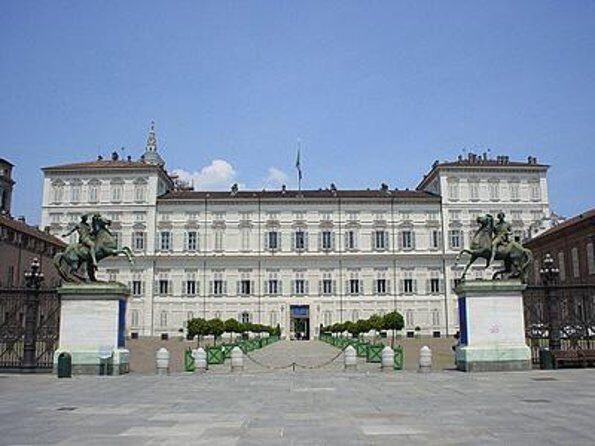 Royal Palace and Shroud Chapel with local Guide & ticket - Key highlights worth planning around