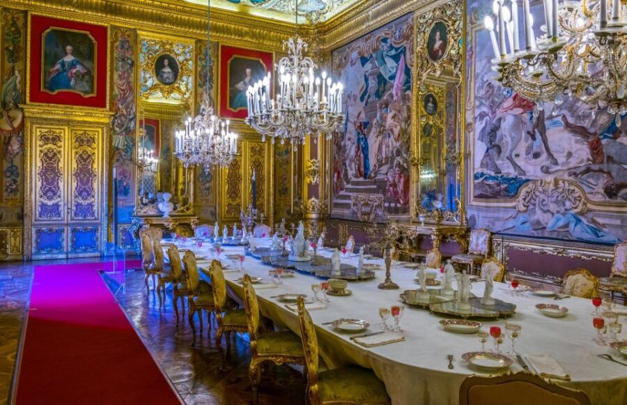 Royal Palace of Turin Skip-the-Line Ticket and Guided Tour - The Chapel of the Holy Shroud: the centerpiece you can’t skip