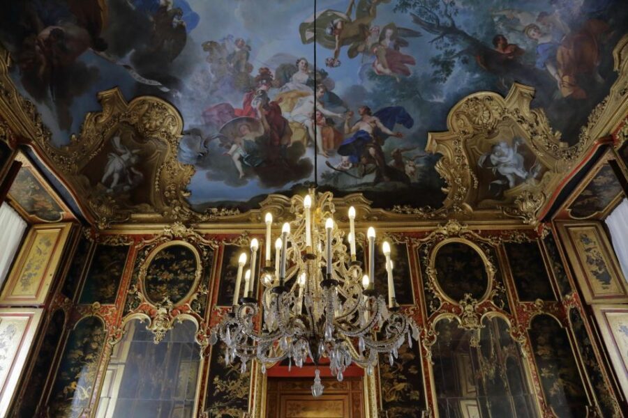 Royal Palace of Turin Skip-the-Line Ticket and Guided Tour - Palace gardens: the reset after ornate rooms