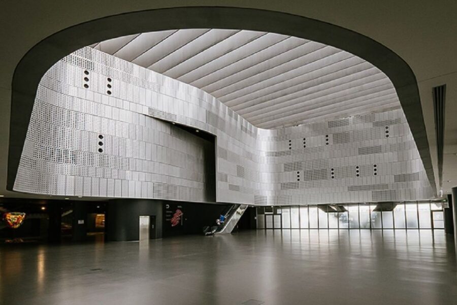 Turin: 24/48-Hour Hop-On Bus & National Automobile Museum - Inside the museum: Wi‑Fi, an app, and smartphone-friendly context
