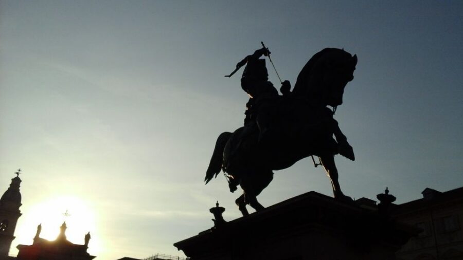 Turin: 2,5 Hour Classic Walking Tour - Palazzo Reale and the Savoy kings: why this section matters
