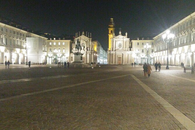 Turin by night 2-hour monolingual walking experience - Palazzo Reale di Torino: Savoy politics in the spotlight