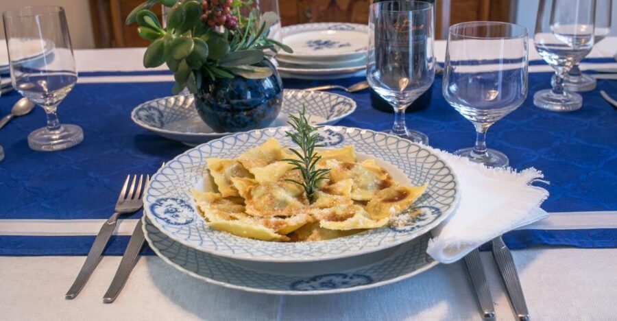 Turin: Dining Experience at a Local's Home - Piazza Castello to a Host’s Front Door: How the Evening Starts