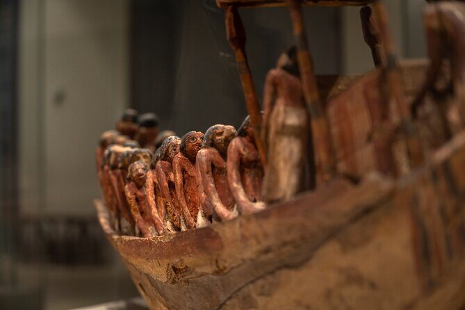 Turin: Egyptian Museum Monolingual Skip-the-Line Guided Mystery Tour,Small group - Guides: what good guiding looks like here