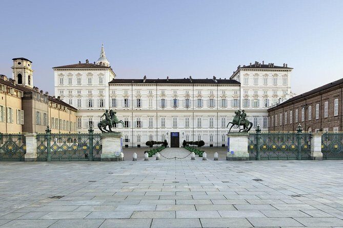 Turin, Explore the city in a Walking guided tour - Piazza San Carlo: Turin’s grand lounge