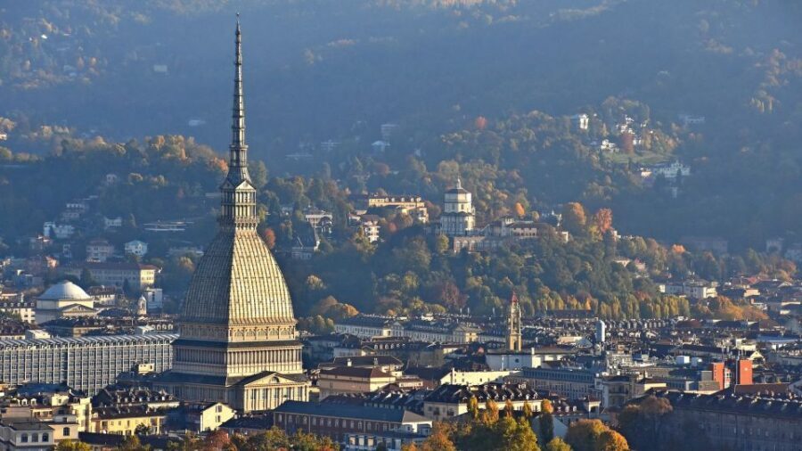 Turin: Historical Walking Tour by Night - Finding Your Guide at Piazza San Giovanni (And Staying On Time)