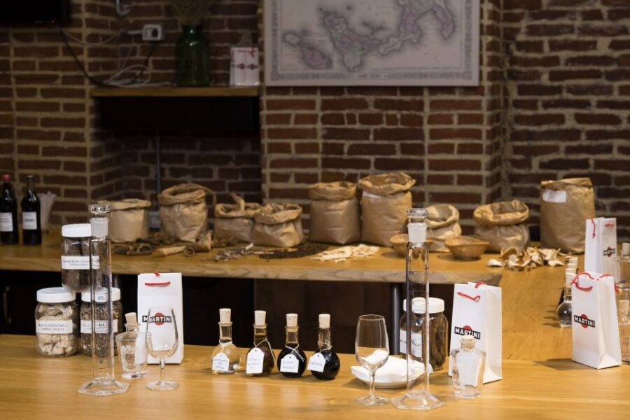 Turin: Interactive Vermouth-Making Workshop at Casa Martini - Practical details: languages, what to bring, and what to wear