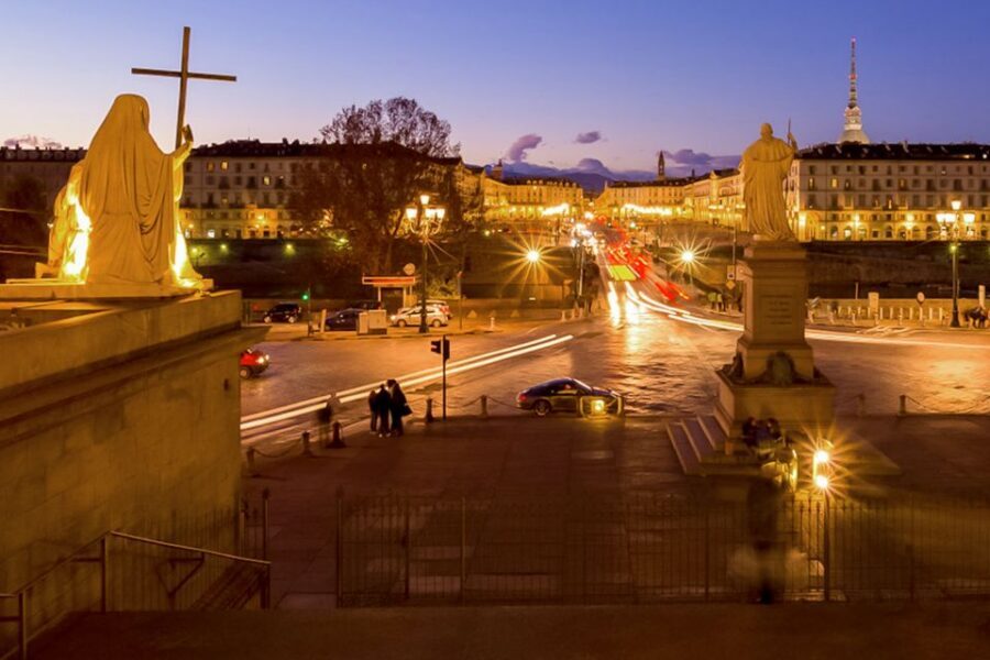Turin: Magic Guided Tour - Turin’s two souls: white magic vs black magic, stop by stop