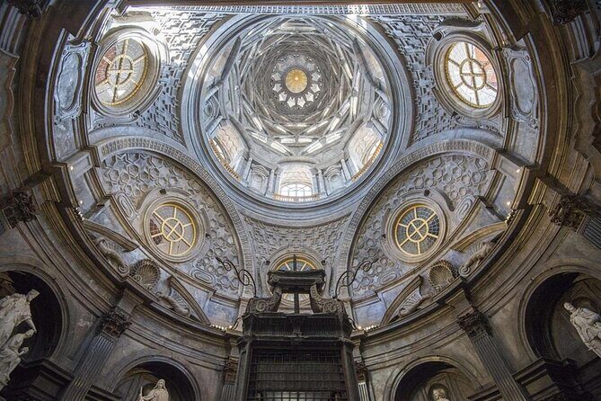 Turin Royal Palace Private Guided Tour with Skip-the-Line Entry - Cappella della Sacra Sindone: A Short Stop With Big Atmosphere