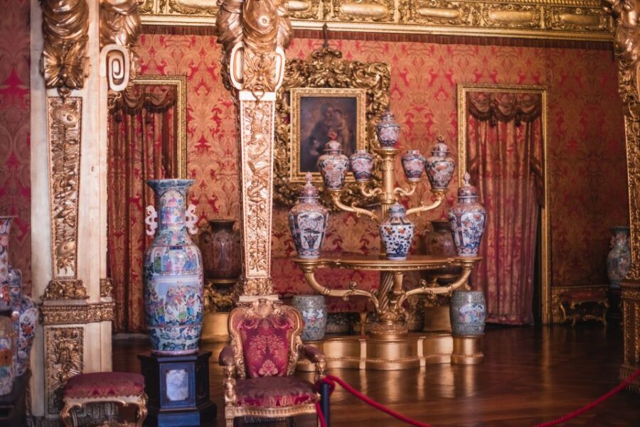Turin: Savoy Royal Palace Small Group Guided Tour - Guide quality is the whole game: what you should expect from the narration
