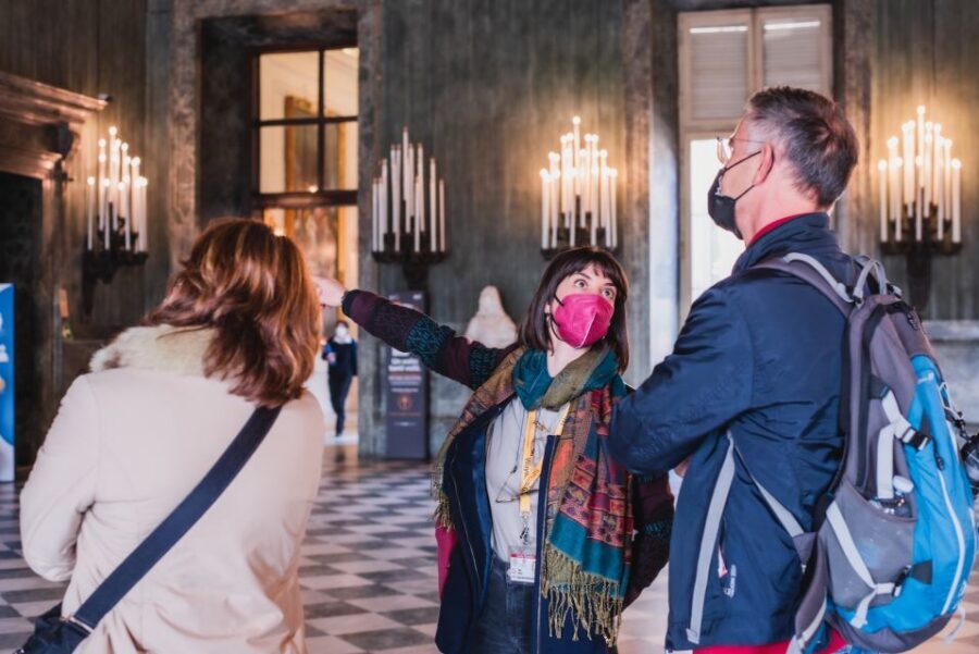 Turin: Savoy Royal Palace Small Group Guided Tour - Bed chambers and ballroom: luxury with a purpose