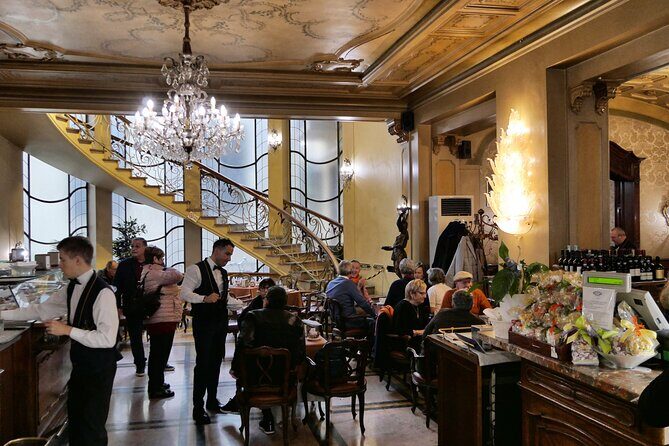 Turin Sweet & Chocolate Walking Food Tour by Do Eat Better - Stop 5: Piazza C.L.N Gelato Finale (Sweet Finish, Good Stopping Point)