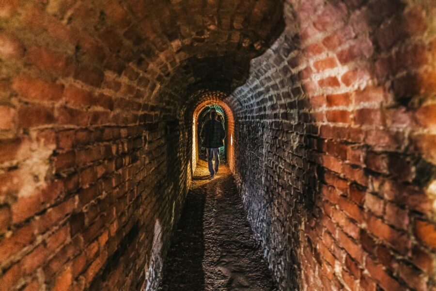 Turin: Underground Tunnels Guided Tour - The guide experience: what makes the tour feel worth it
