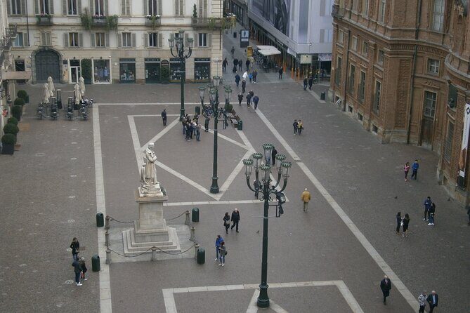 Walking around Turin with a local guide - How a licensed guide changes the walk (especially when you have questions)